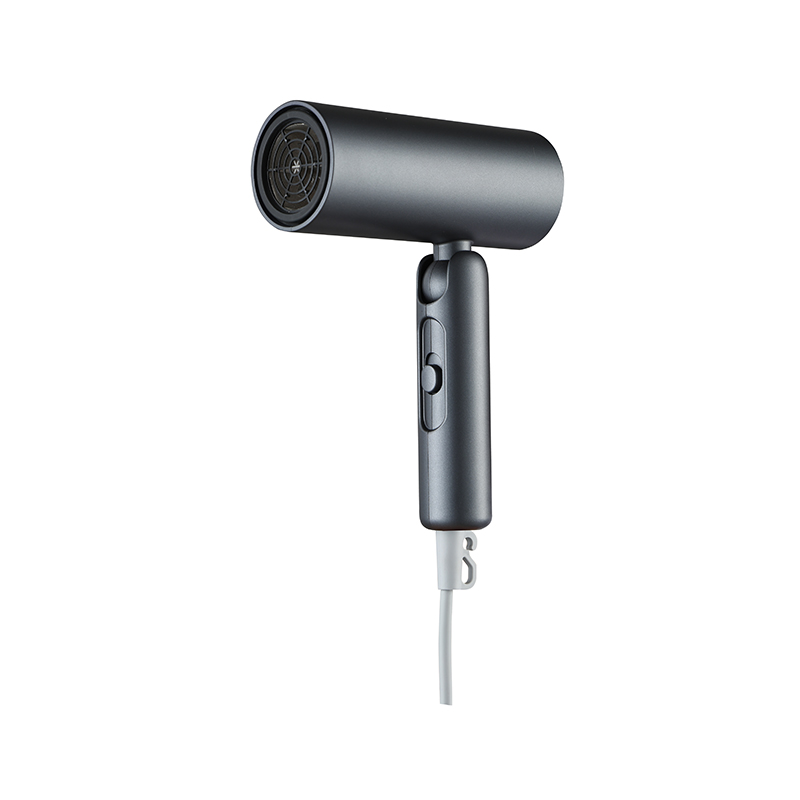 How can a folding hair dryer maintain a compact size while ensuring powerful airflow and fast drying?